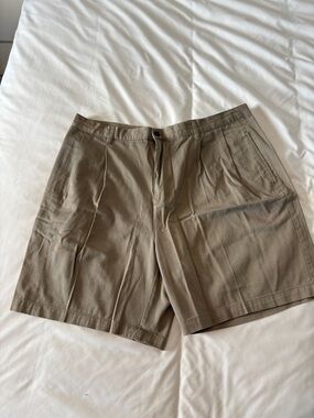 Men's Casual Pleated Shorts in Khaki